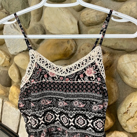 Parisian Collection Printed Romper - Picture 2 of 6